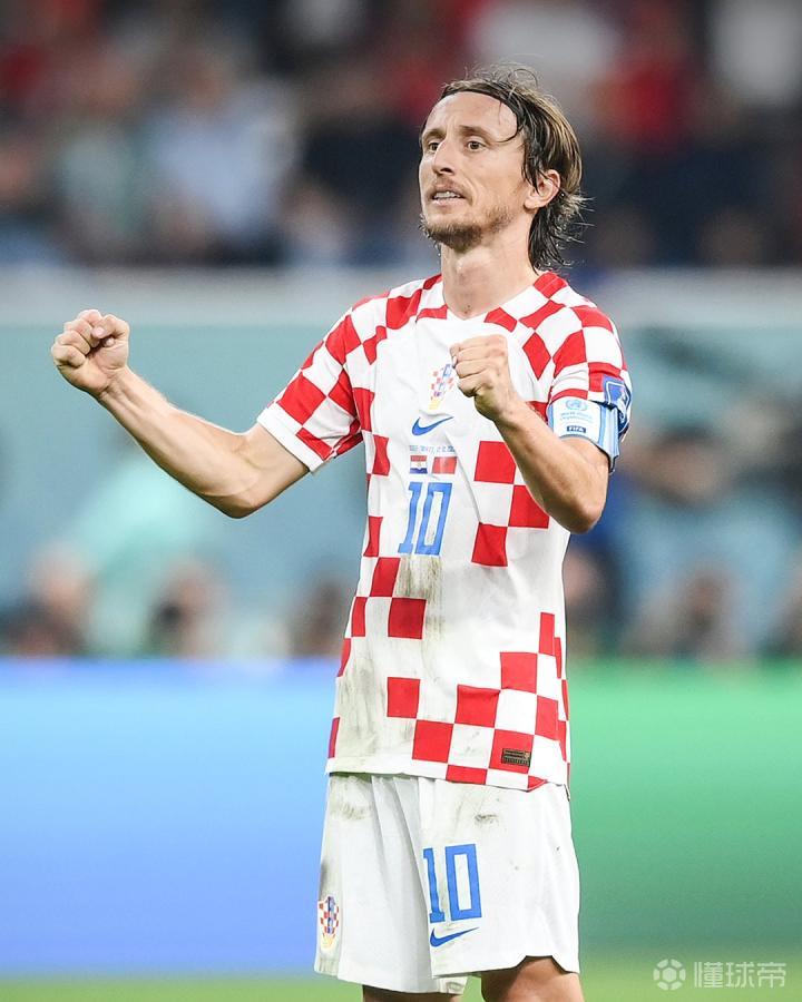 妻子祝贺塞鸟：无比骄傲，你就像一道光照亮了我们全家的生活